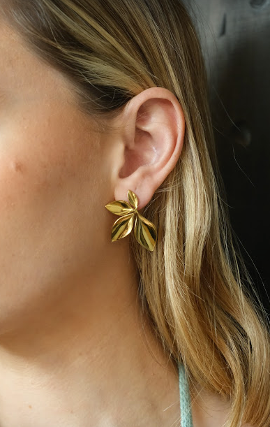 GINNA PETAL STUDS