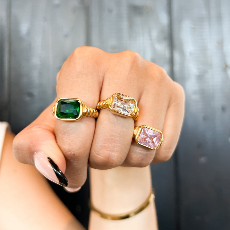 GREEN STONE RING