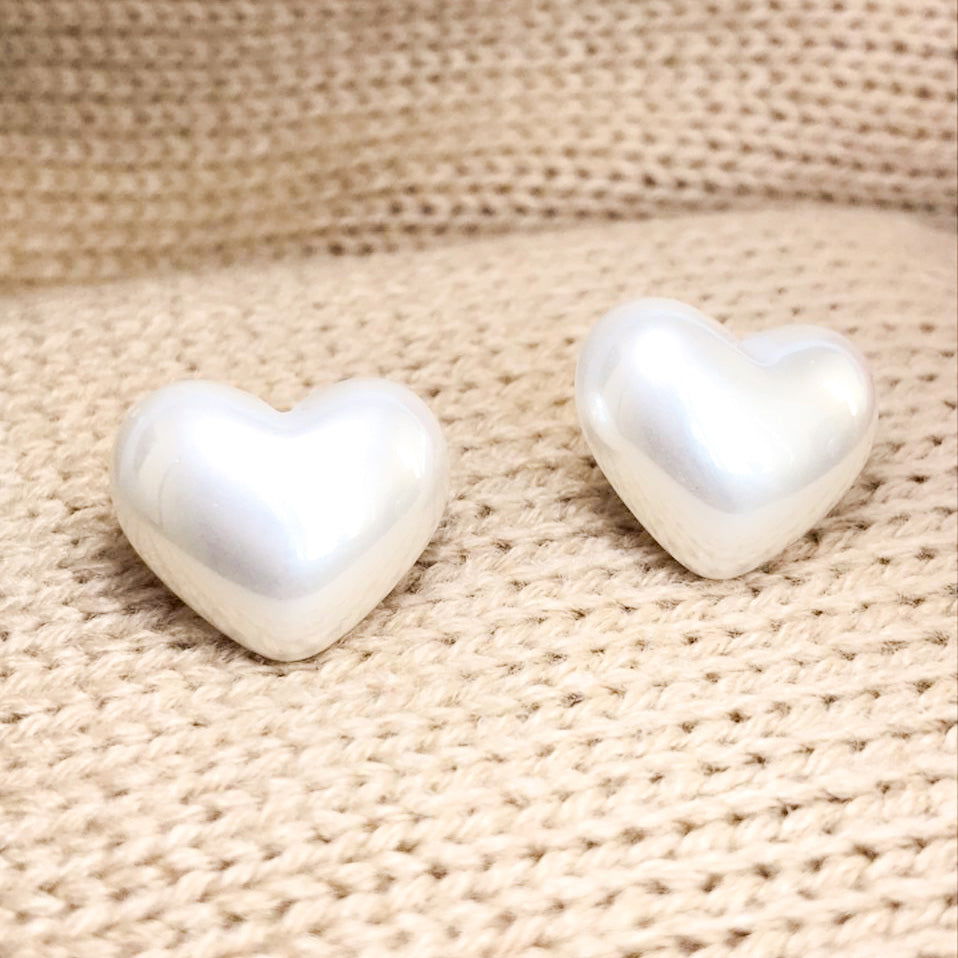 PEARL HEART STUDS - Anemona Joyería